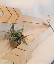 Load image into Gallery viewer, Arrow Wall Decor