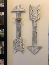 Load image into Gallery viewer, Arrow Wall Decor