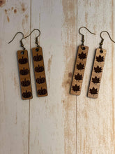Load image into Gallery viewer, Festive Fall Earrings
